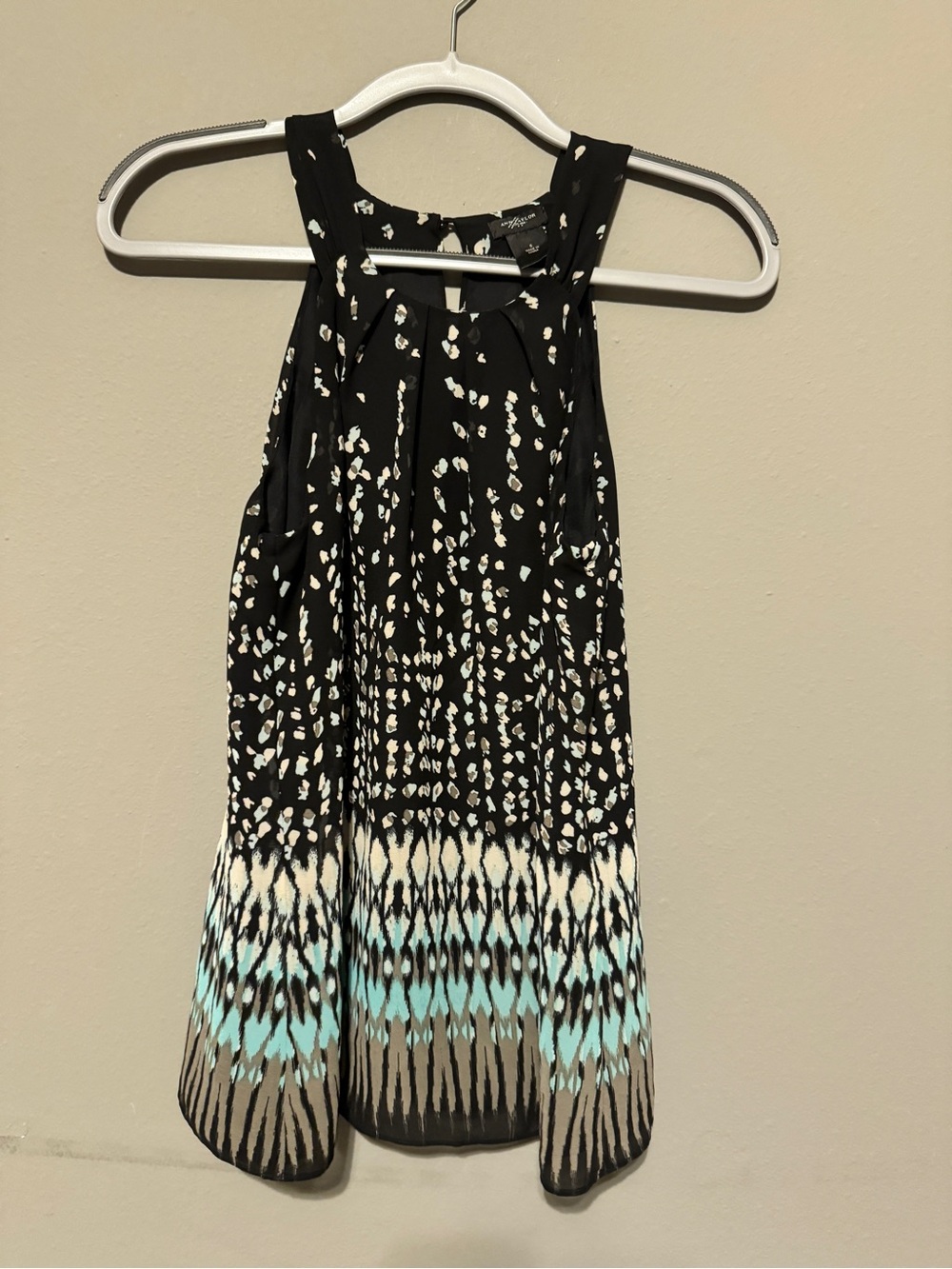Ann Taylor Black Sleeveless Blouse with Aqua and Cream Pattern